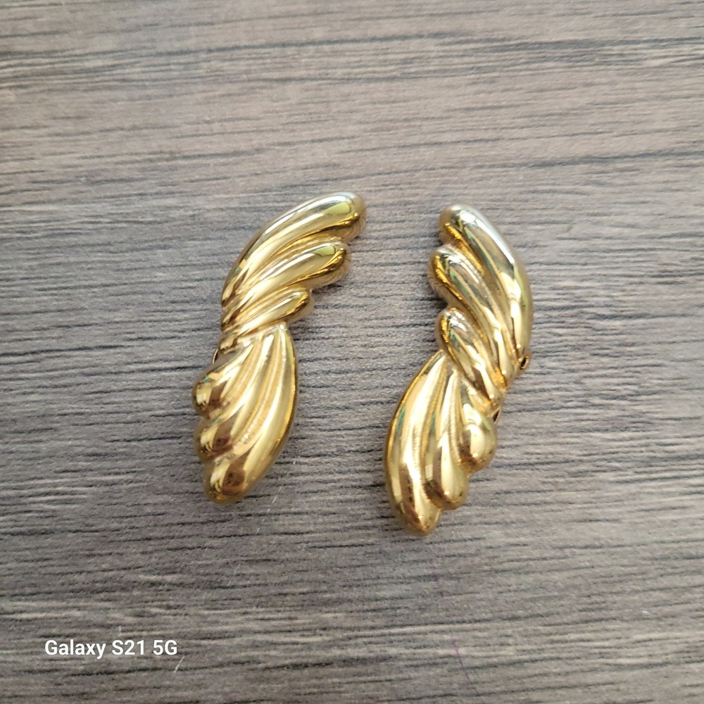 Vintage Gold Tone Wing Clip On Earrings Textured Flame Statement Climbers